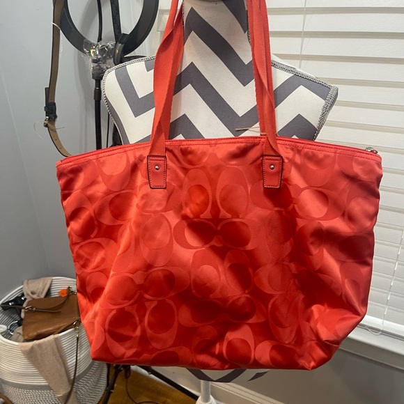 Coach bag orange, medium size great condition - Picture 9 of 15